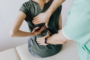 zabiegi fizjoterapeutyczne kręgosłupa